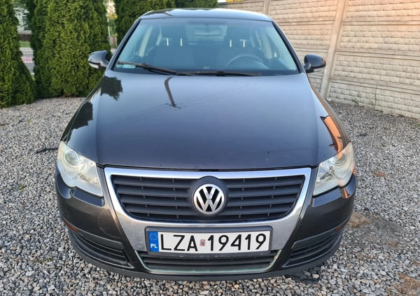 Volkswagen Passat cena 9900 przebieg: 371350, rok produkcji 2005 z Krosno małe 277